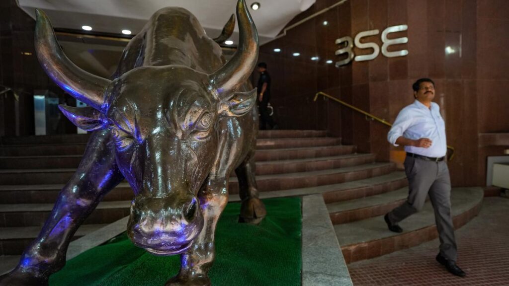 Sensex, Nifty extend gains for ninth session on fag-end buying; bank stocks shine