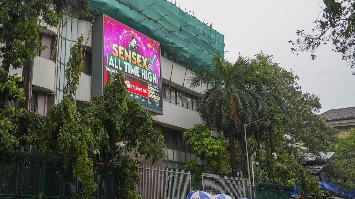 Sensex rises 388 points, Nifty breaches record 25,000-mark