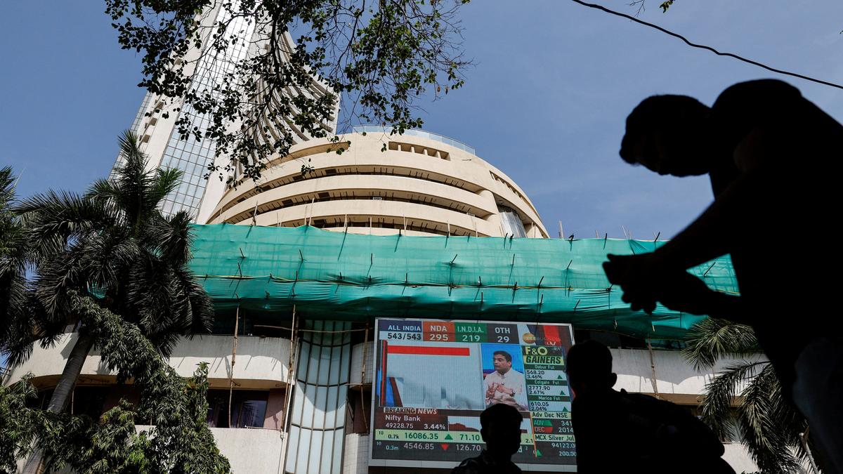 Sensex jumps 430 points in early trade on positive global trends