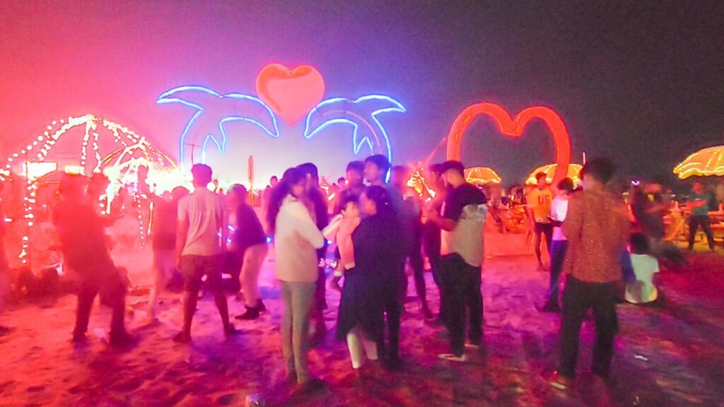 Tourists flock to Goa beaches to ring in New Year