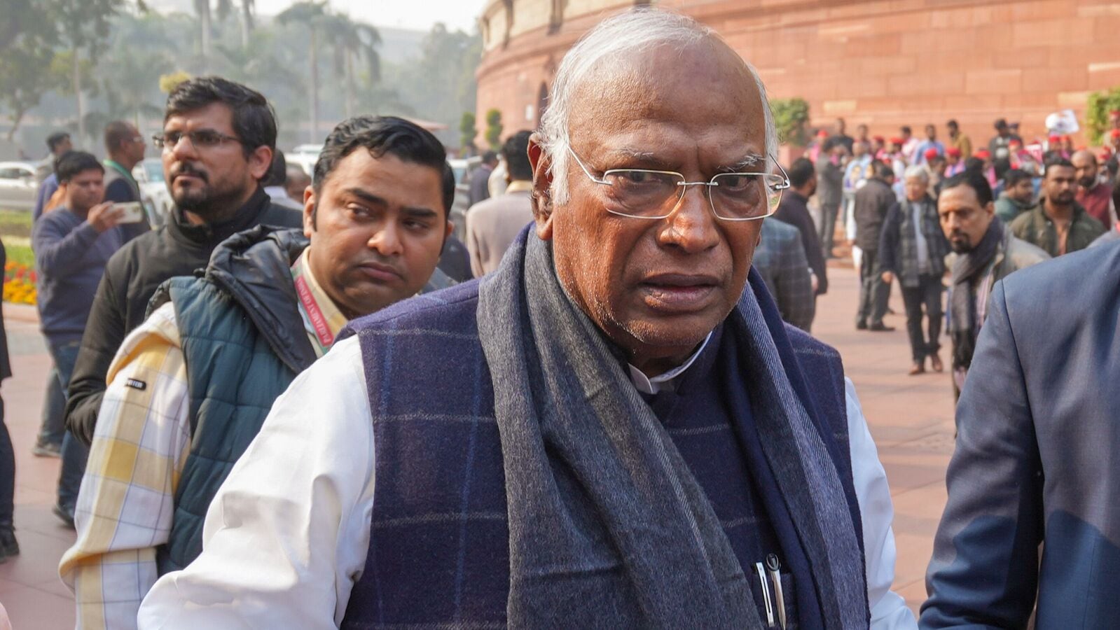 Politics News Today Live Updates on December 22, 2024: Mallikarjun Kharge slams Modi govt for ‘erosion’ of ECI integrity after Centre amends election rules