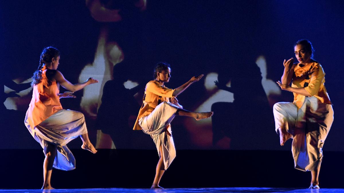 Attakkalari’s ‘World Dance’ in Bengaluru is a fusion of global and local stories