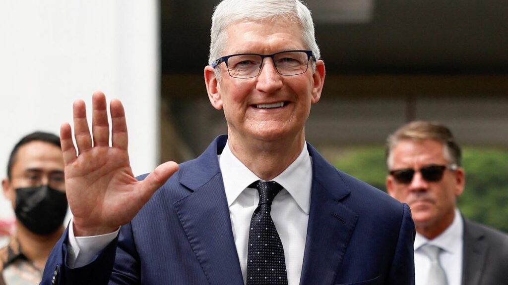 Apple CEO Tim Cook to donate $1 million to Trump’s inaugural committee: Report