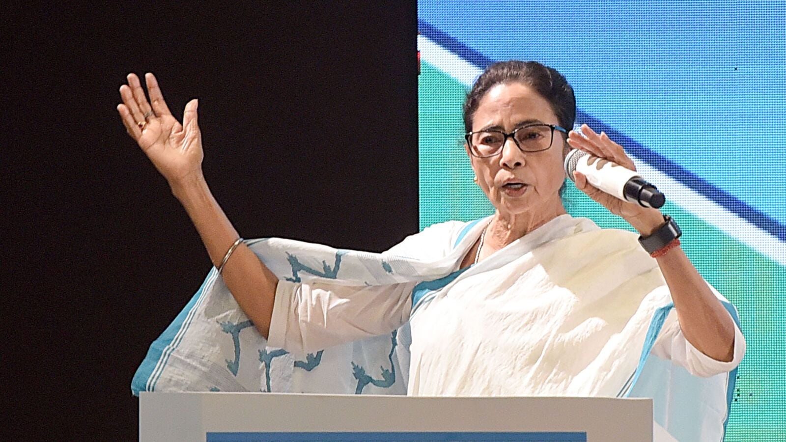 Mamata Banerjee slams Union govt over Indians deported from the US in chains – ’if Colombia can send planes’